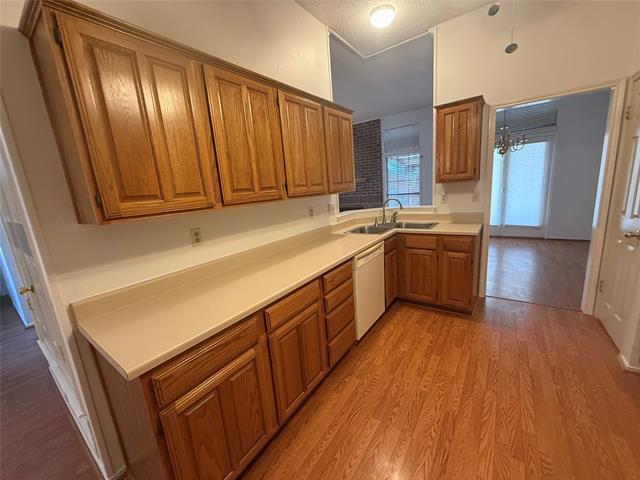 Building Photo - 5210 Manhassett Dr