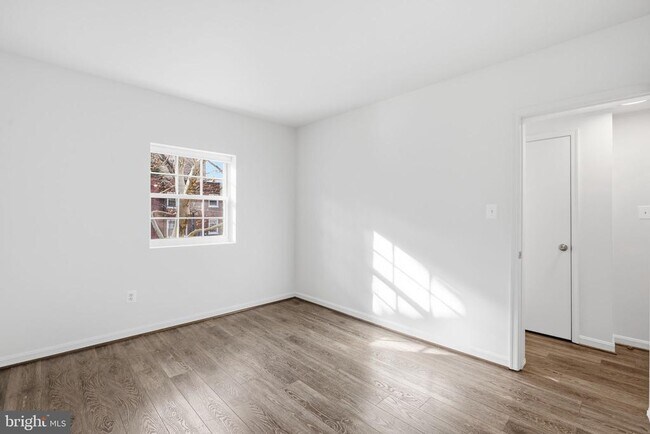 Building Photo - 1744 N Rhodes St