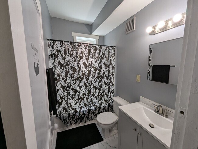 Building Photo - 3339-41 Salena