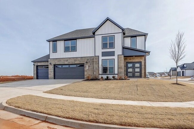 Building Photo - 15400 Caspian Ln