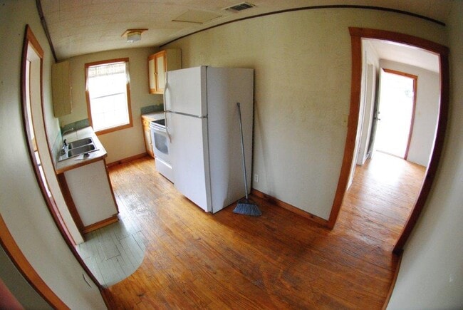 Building Photo - 3080 US-90