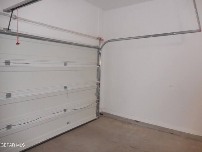 Building Photo - 7405 Norte Portugal Ln