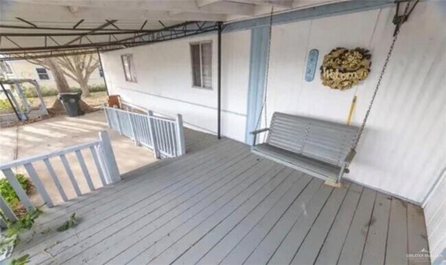 Building Photo - 910 S Palmera Dr