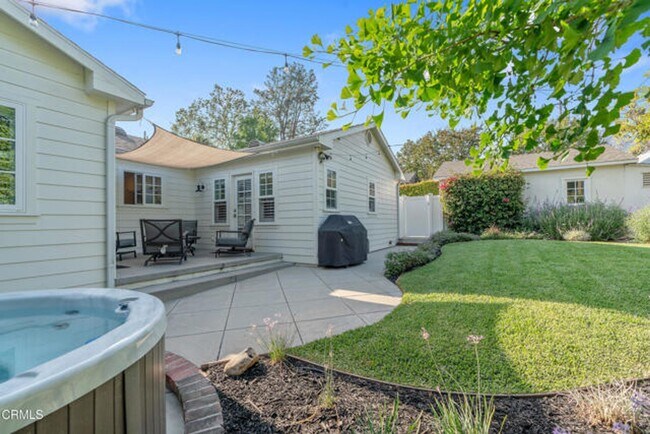 Building Photo - CHARMING 3BR + 2BA HOUSE IN MONROVIA!