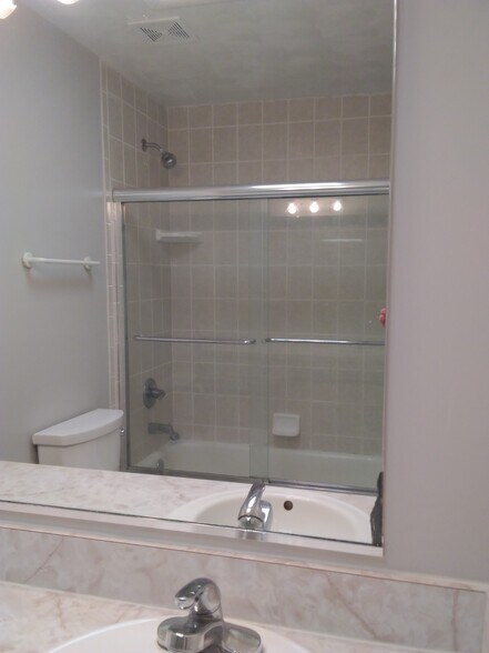 Building Photo - 5172 Taylor Ave