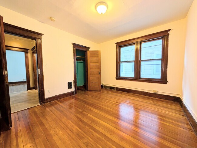 Building Photo - 133 Poplar St
