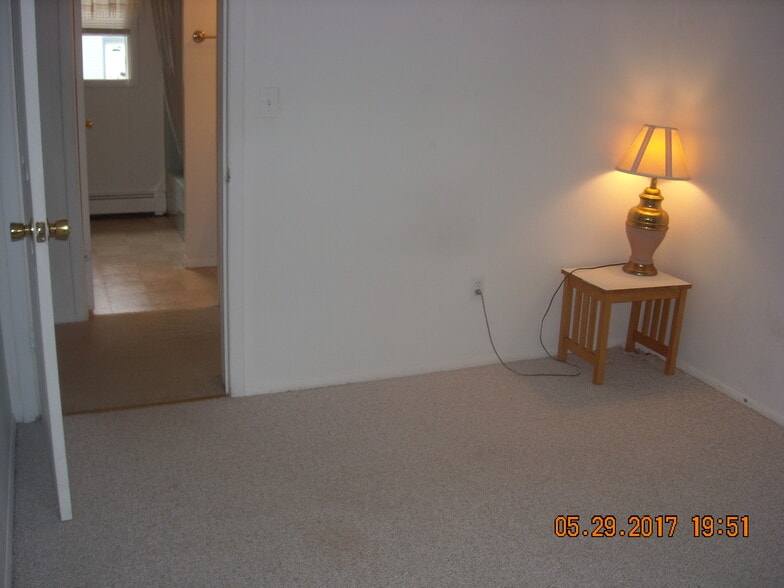 Building Photo - 20 Parker Pl