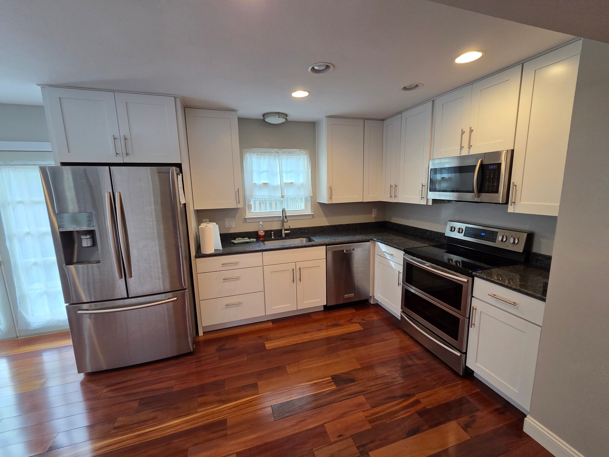 Kitchen - 115 Waltham Ct