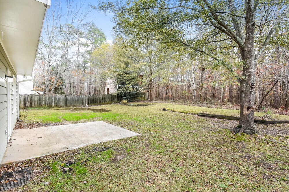 Building Photo - 1150 Burning Bush Dr