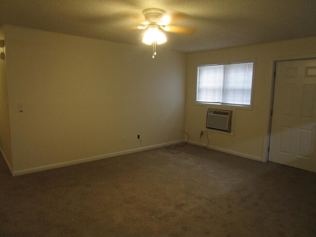 Building Photo - 25 Cuttino Rd