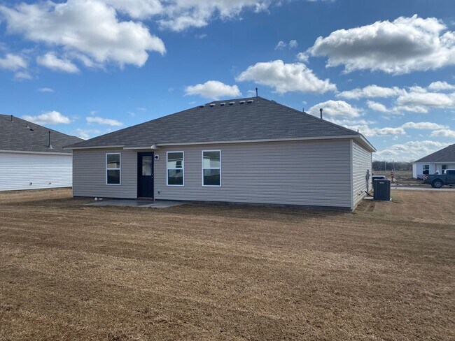 Building Photo - *Pre-leasing* Three Bedroom | Two Bath Hom...