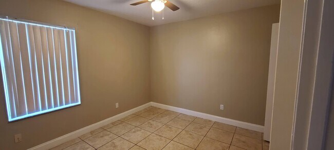 Building Photo - 5 Almond Drive Pass