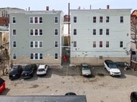 Building Photo - 50 1/2 Common St