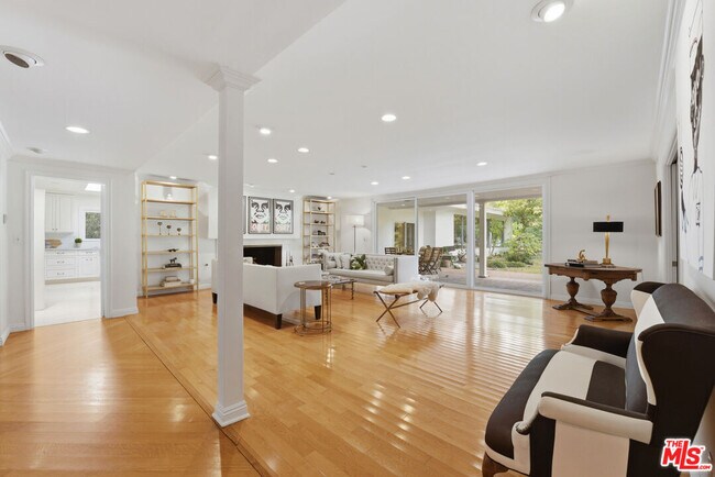 Building Photo - 4401 Nogales Dr