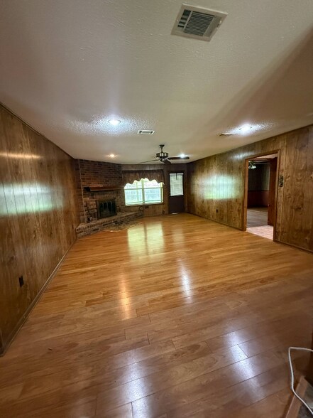 Building Photo - 46 Smoking Oaks Rd