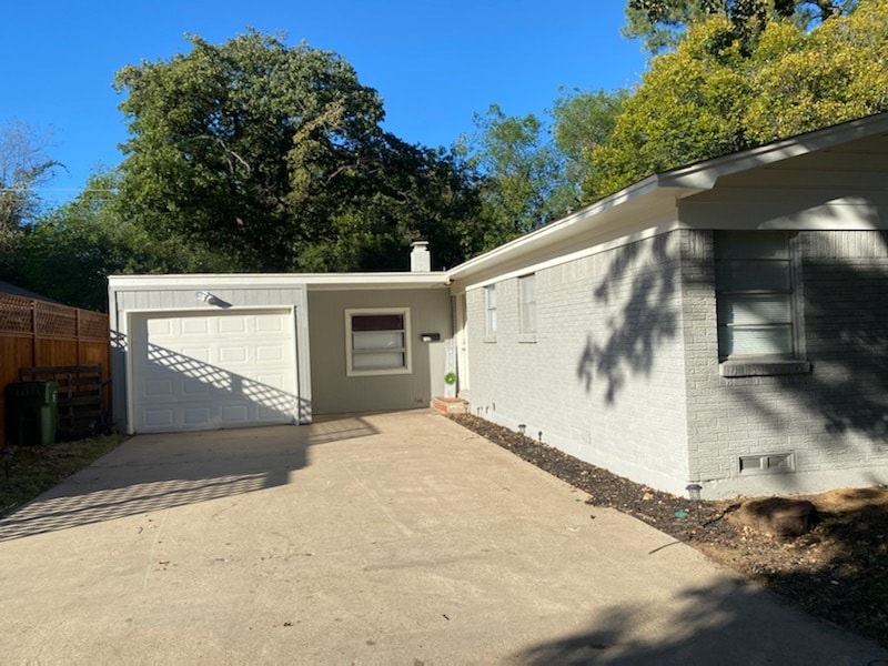 Building Photo - 1129 W Tucker Blvd