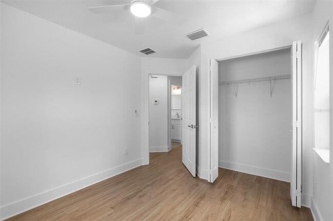 Building Photo - 505 43rd St S