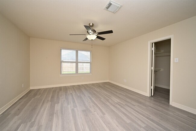 Building Photo - 1506 York Creek Dr