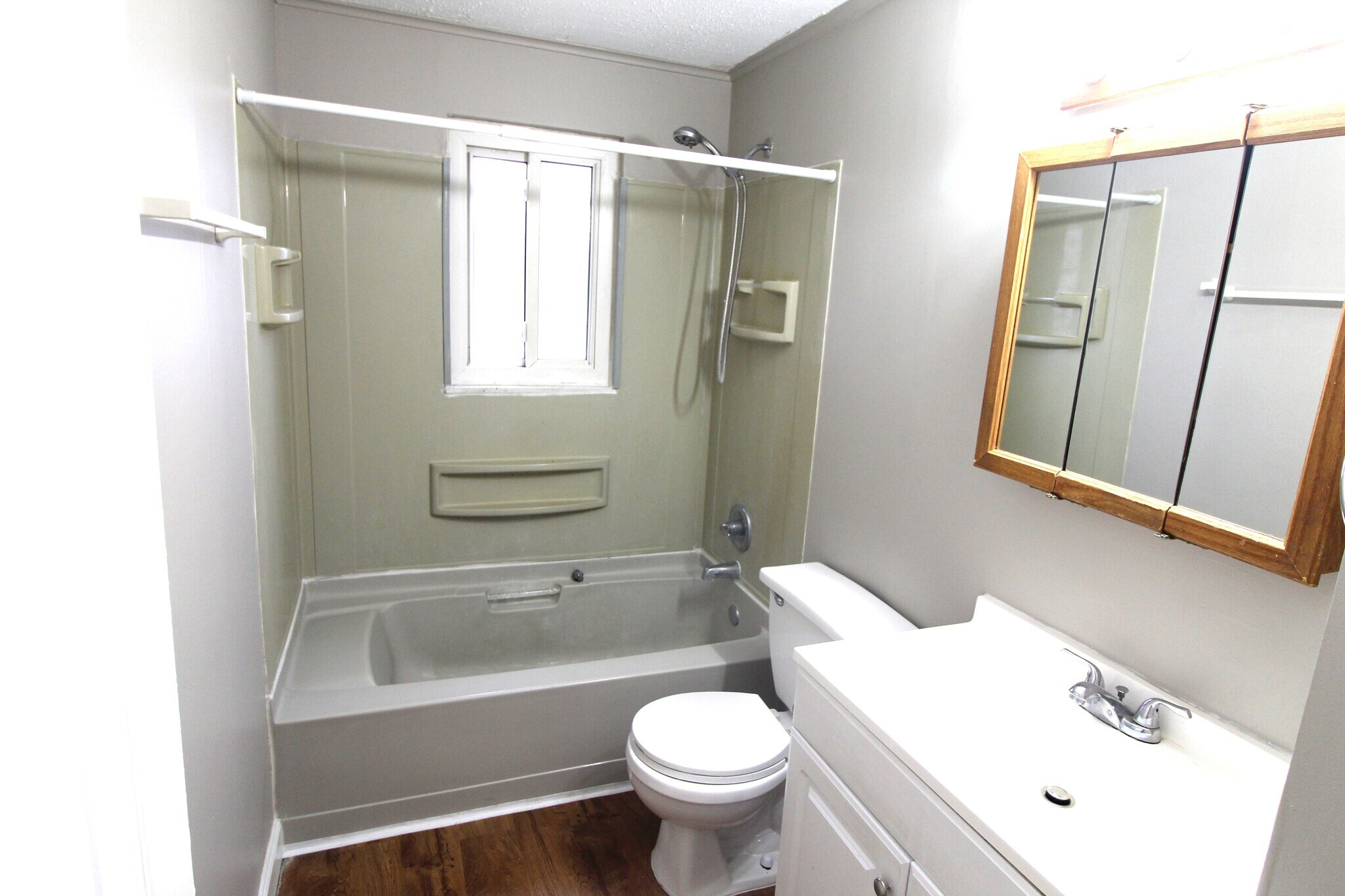 Building Photo - 5071 Albany Dr