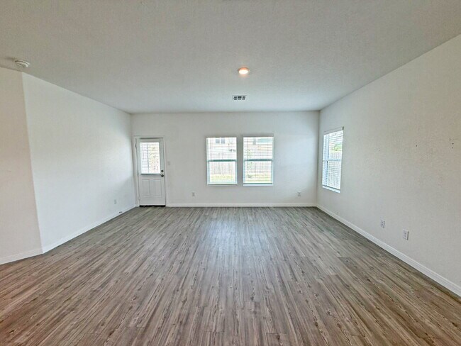 Building Photo - 12931 Rosemary Bnd