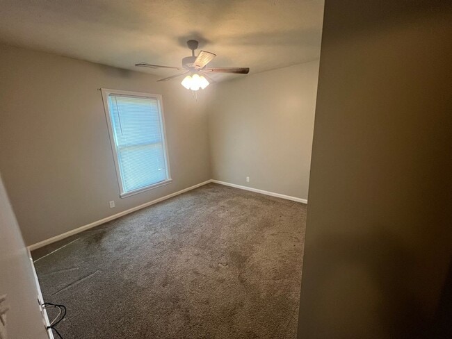 Building Photo - This is it! Mt Washington 3 Bedroom