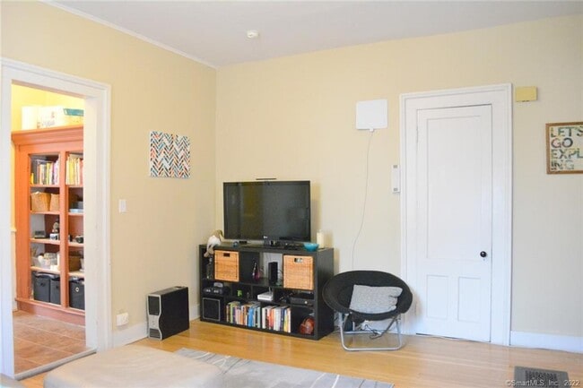 Building Photo - 104 William St