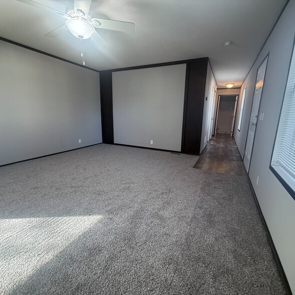 Building Photo - 10610 State Rte 762