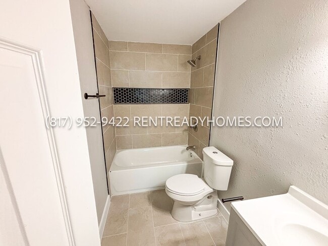 Building Photo - 10302 Davilla Ave