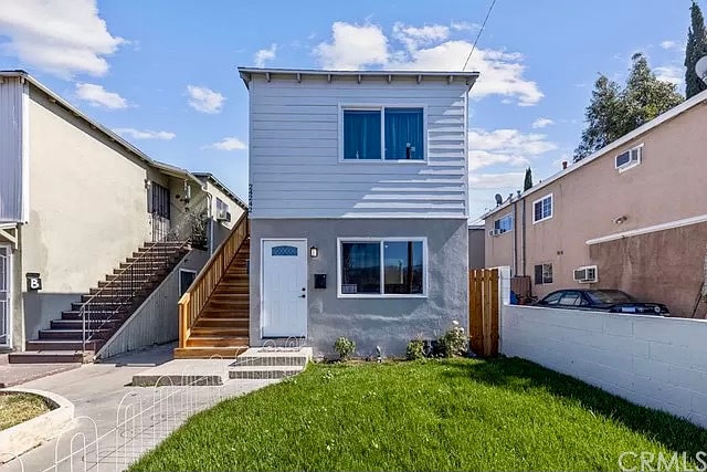 #B upstairs - 24242 Pine St