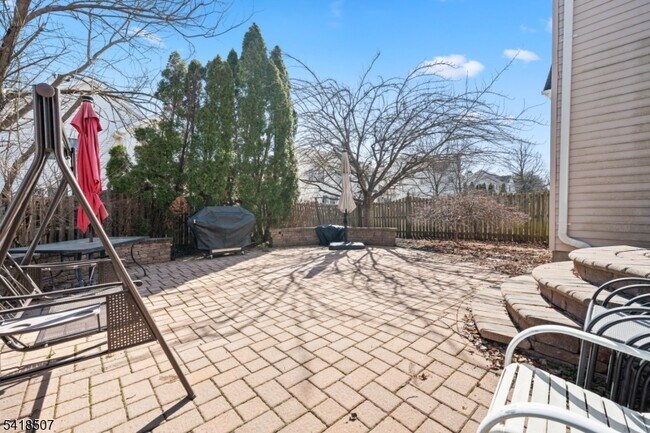 Building Photo - 29 Newell St