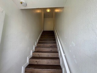 Building Photo - 410 E 105th St