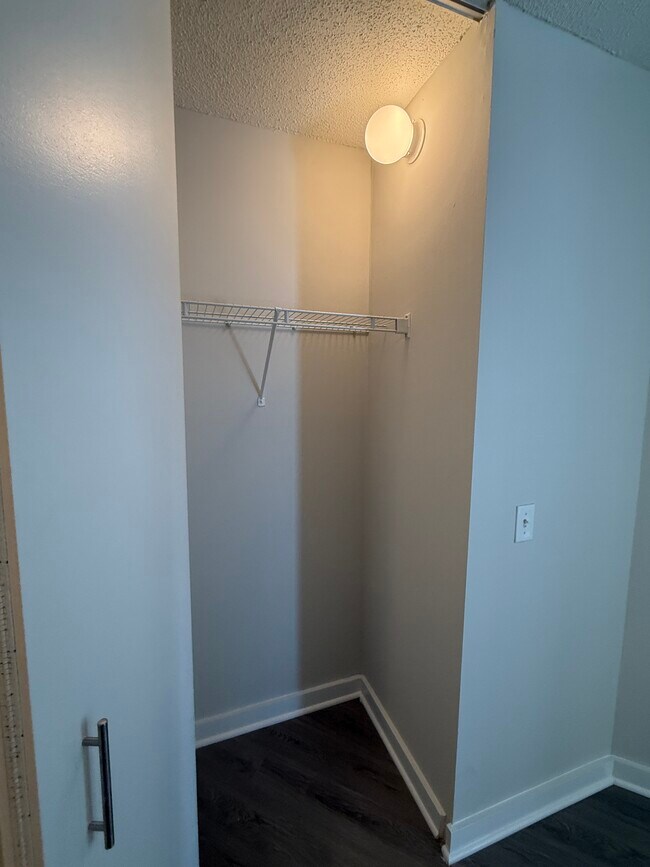 Building Photo - 509 N Dearborn-2001