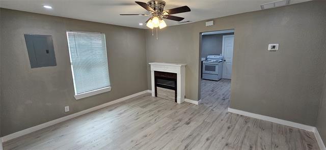 Building Photo - 401 N Brazos Ave