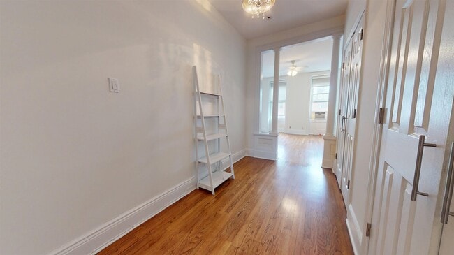 Building Photo - 1010 Washington St