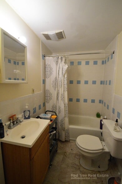 Building Photo - 104 Hammond St