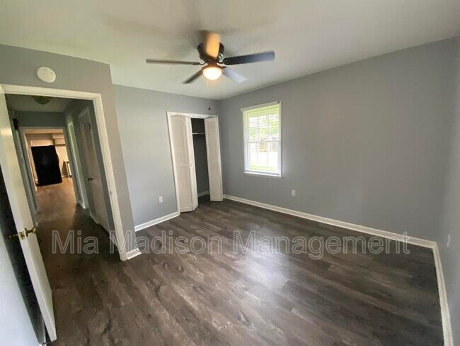 Building Photo - 7 Treadway St