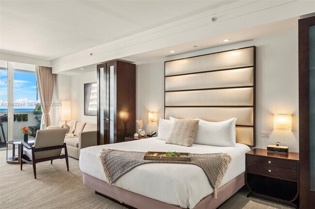 Building Photo - 4391 Collins Ave