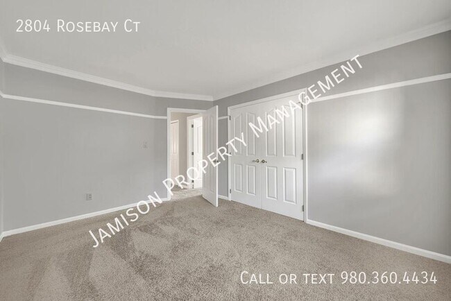 Building Photo - 2804 Rosebay Ct