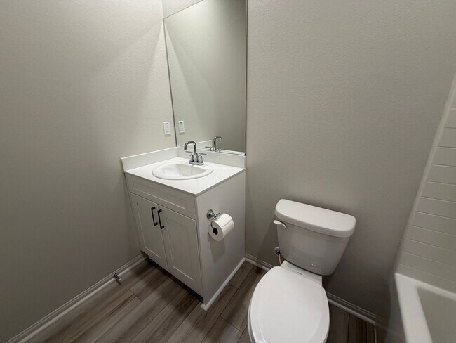 Building Photo - Beautiful 3 Bedroom Condo in West Covina