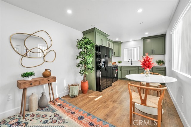 Building Photo - 4915 Lincoln Ave