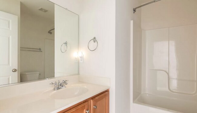 Building Photo - Gorgeous Townhome in Western Henrico!