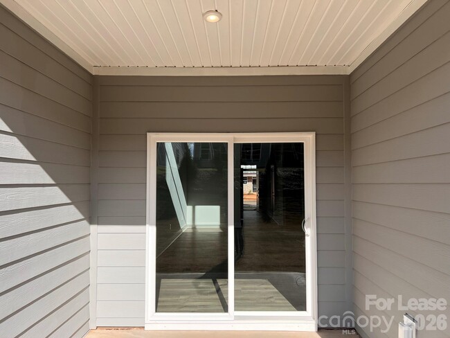Building Photo - 9547 Munsing Dr