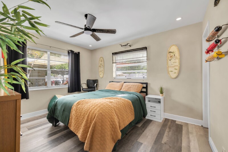 Building Photo - 1035 - 1037-1037 NE 32nd St