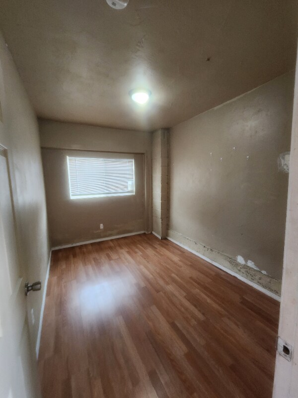 Building Photo - 57 N Center St