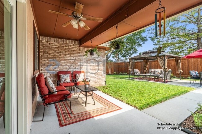 Building Photo - 2108 Winona Dr