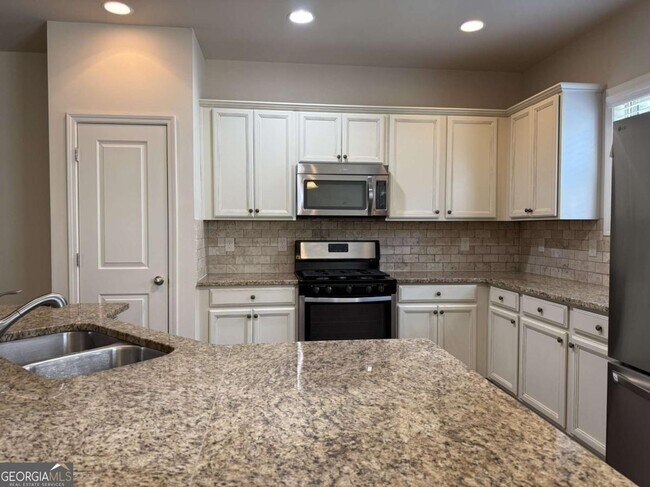 Building Photo - 2660 Maple Leaf Terrace