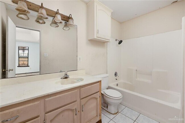 Building Photo - 14 W 26th St