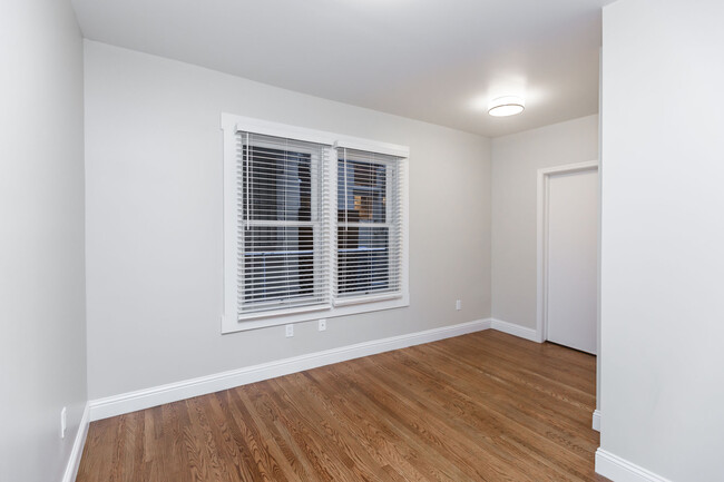 Interior Photo - 609 Ashbury