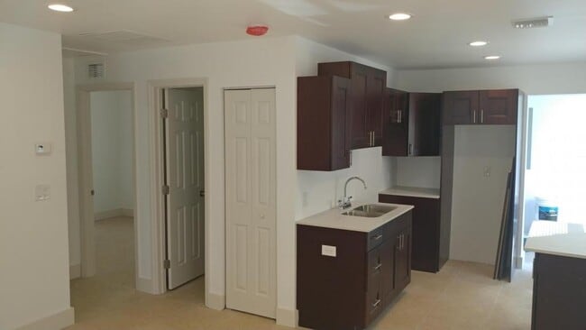 Building Photo - 1018 14th St