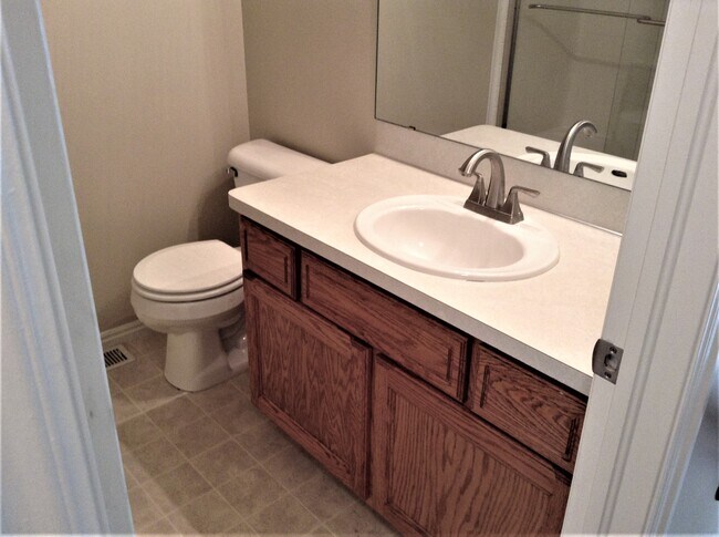 Building Photo - 929 Canfield Dr